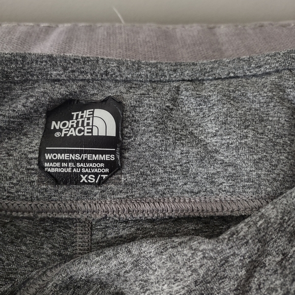 Women's North Face Cropped Leggings, size XS, gray - Picture 4 of 5